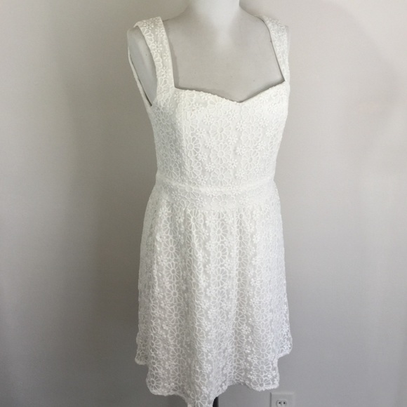 emmdee Dresses & Skirts - Emmdee Skater Dress w/Embroidery Sz Medium